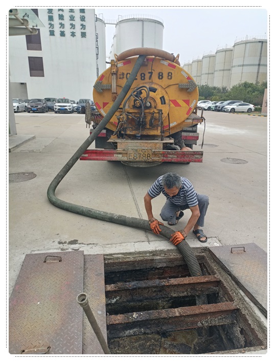 毛道乡隔油池清掏