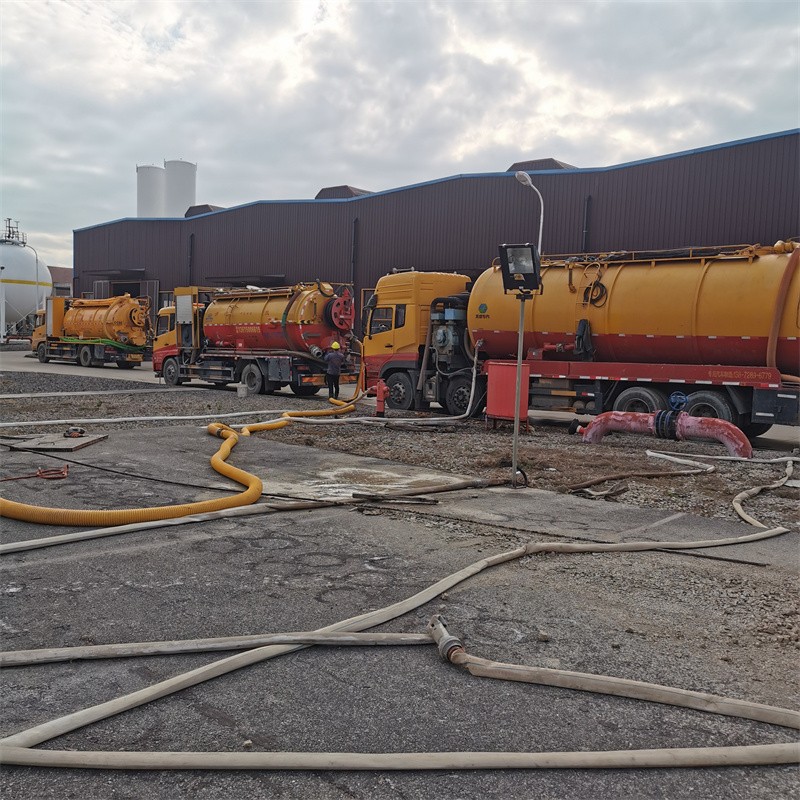 毛道乡污水池清理