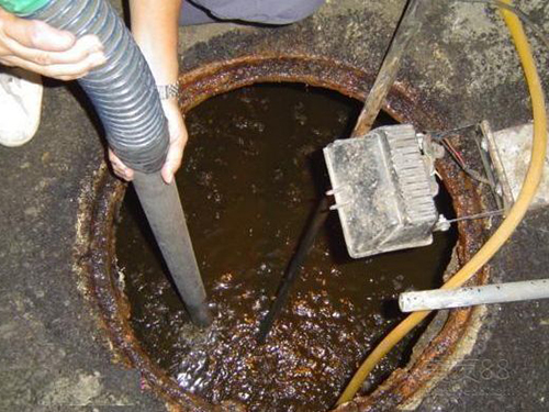 毛道乡隔油池清理