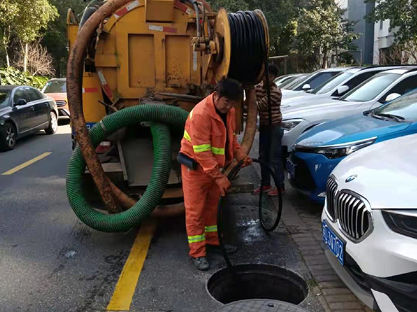 毛道乡排污管道清淤